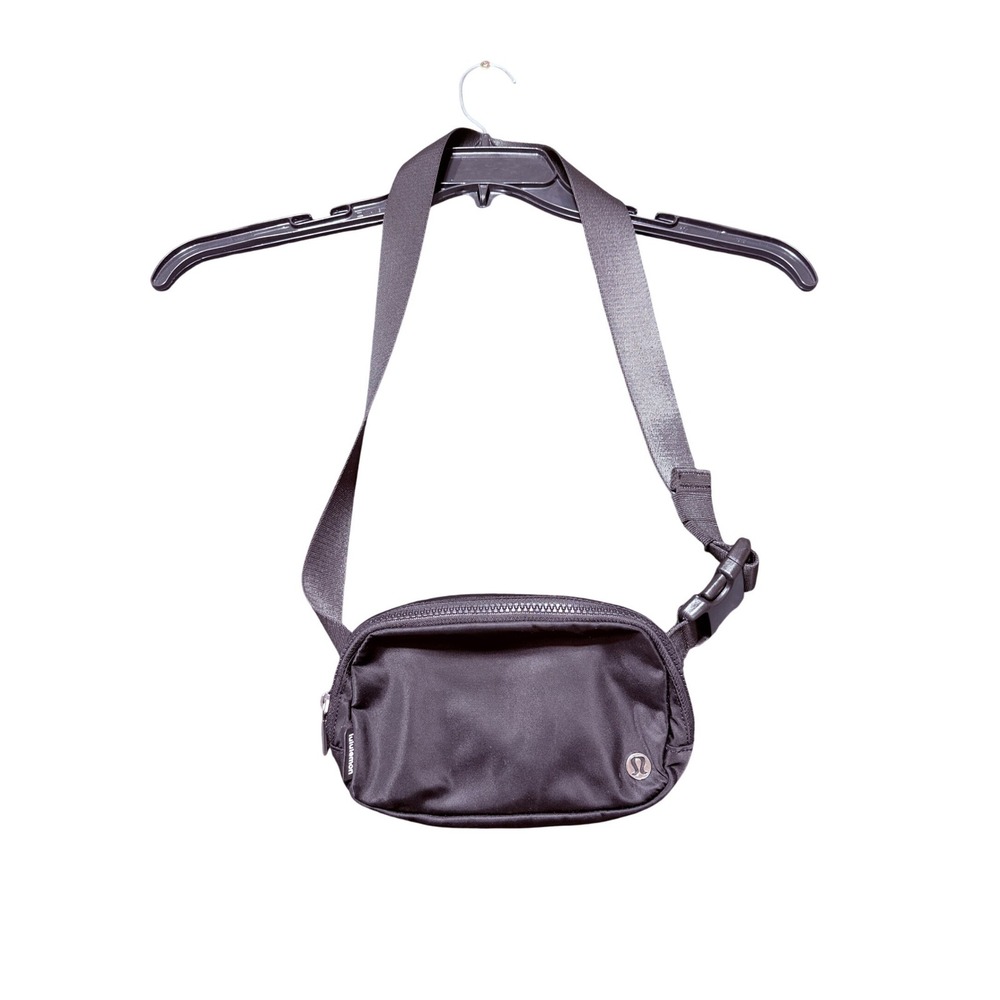 Lululemon Everywhere Belt Bag Unisex O/S Black Excellent Condition 1L Nylon
